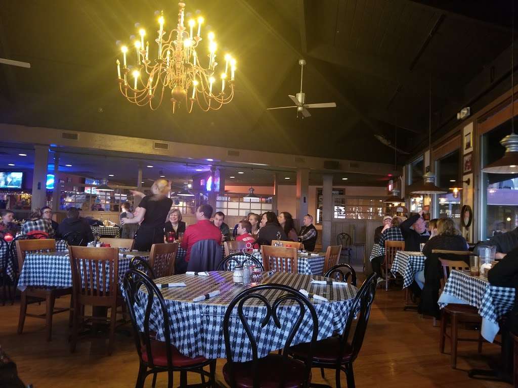 Ginos East | 300 Wrigley Dr, Lake Geneva, WI 53147, USA | Phone: (262) 248-2525