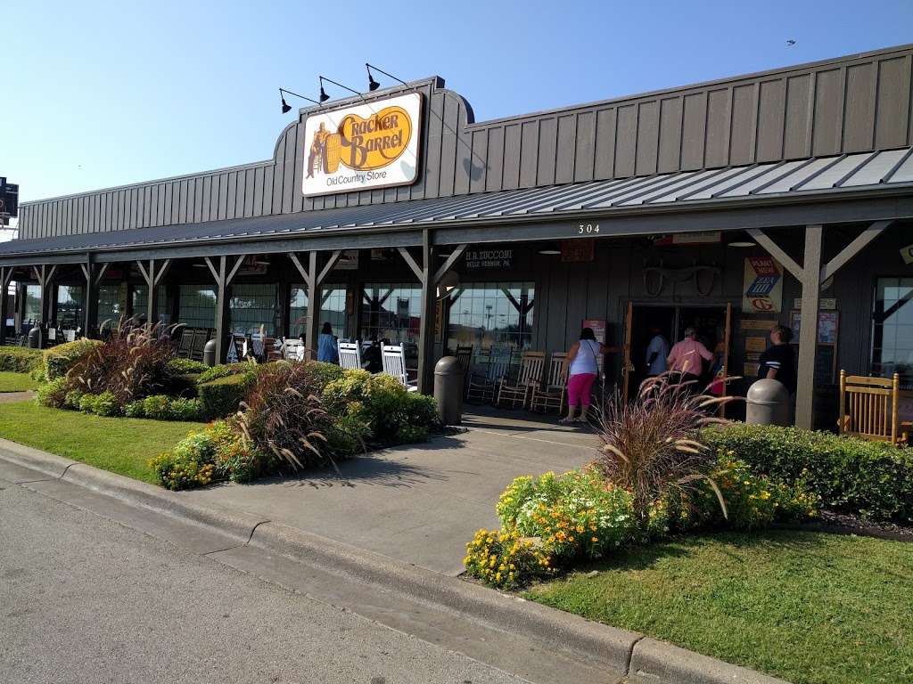 Cracker Barrel Old Country Store | 5304 N Galloway Ave, Mesquite, TX 75150 | Phone: (972) 681-9351