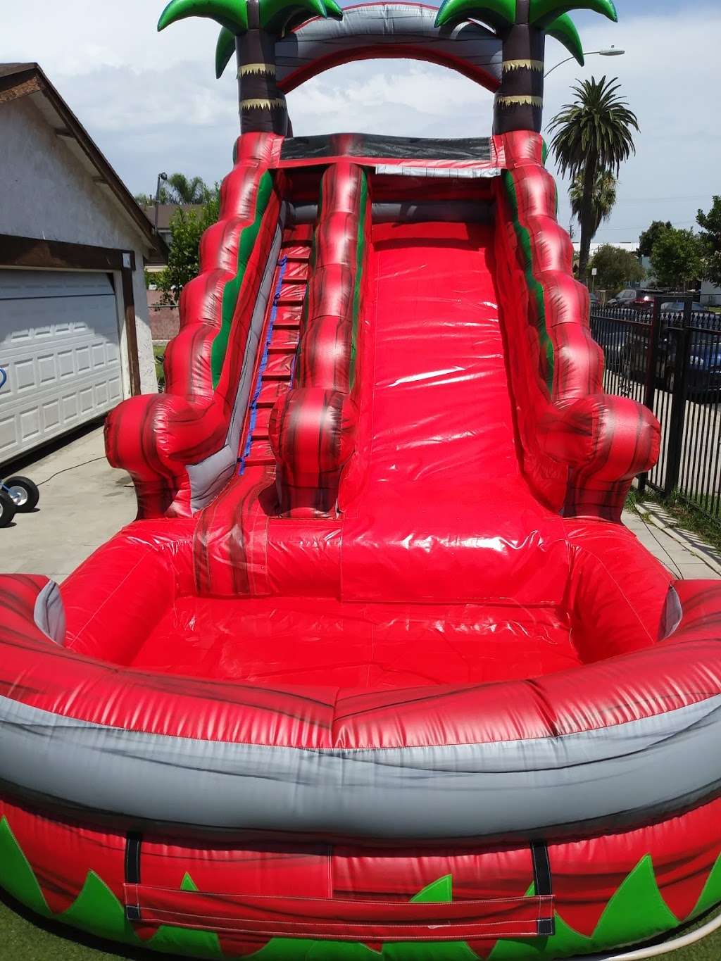 Fiesta King Rentals - Party Rental, Jumpers, Tables, Chairs, Bal | 5077 E 60th Pl, Maywood, CA 90270, USA | Phone: (323) 809-0115