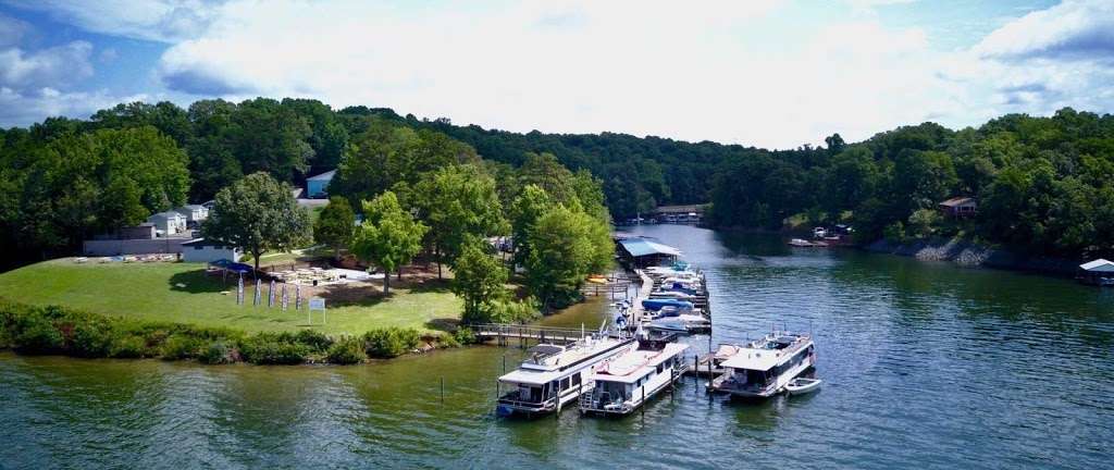 Long Cove Harbour, Lake Wylies ONLY All-Inclusive Marina, Water | 14627 Rainbarrel Rd, Charlotte, NC 28278, USA | Phone: (704) 233-7554