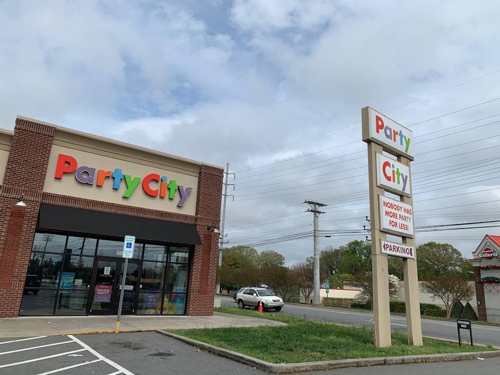 Party City | Across from Total Wine, 566 S Stratford Rd, Winston-Salem, NC 27103, USA | Phone: (336) 725-1130