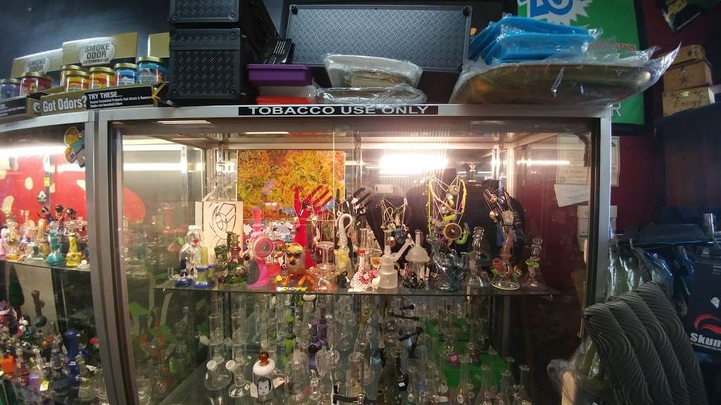 Twisted Glass | 1898 Wantagh Ave, Wantagh, NY 11793 | Phone: (516) 809-7380