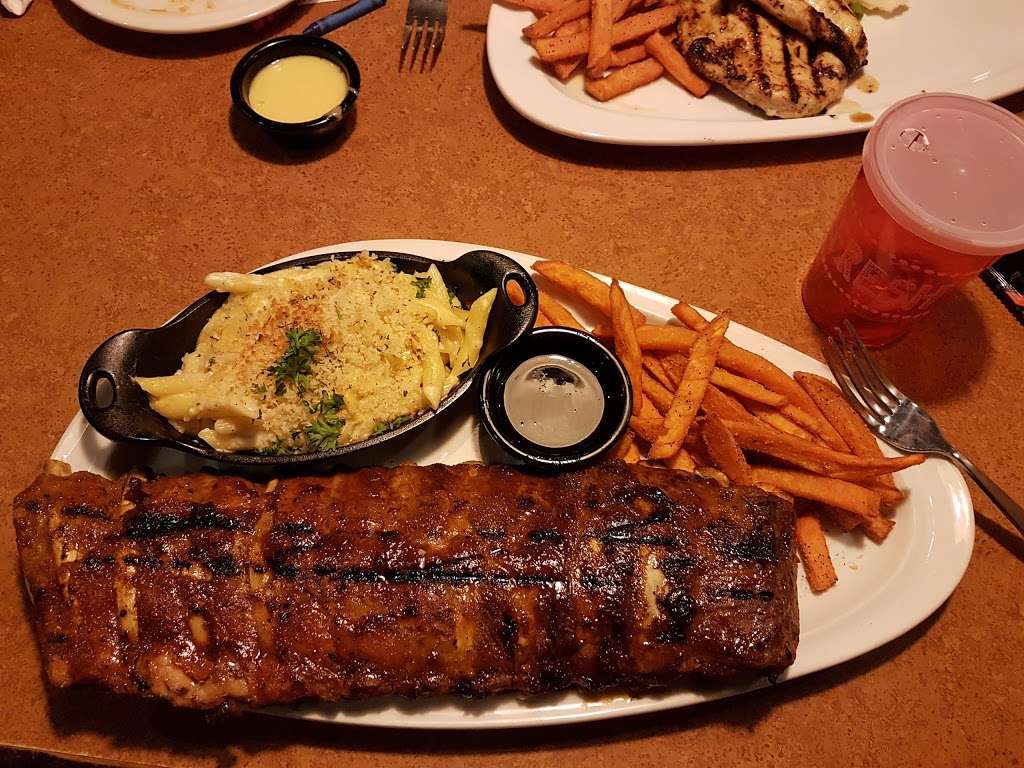 TGI Fridays | 1385 S Washington St, North Attleborough, MA 02760, USA | Phone: (508) 643-7488