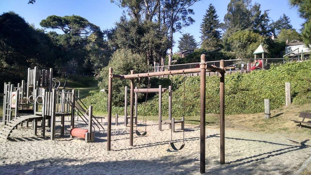 La Loma Park play area | 1310 La Loma Ave, Berkeley, CA 94708, USA