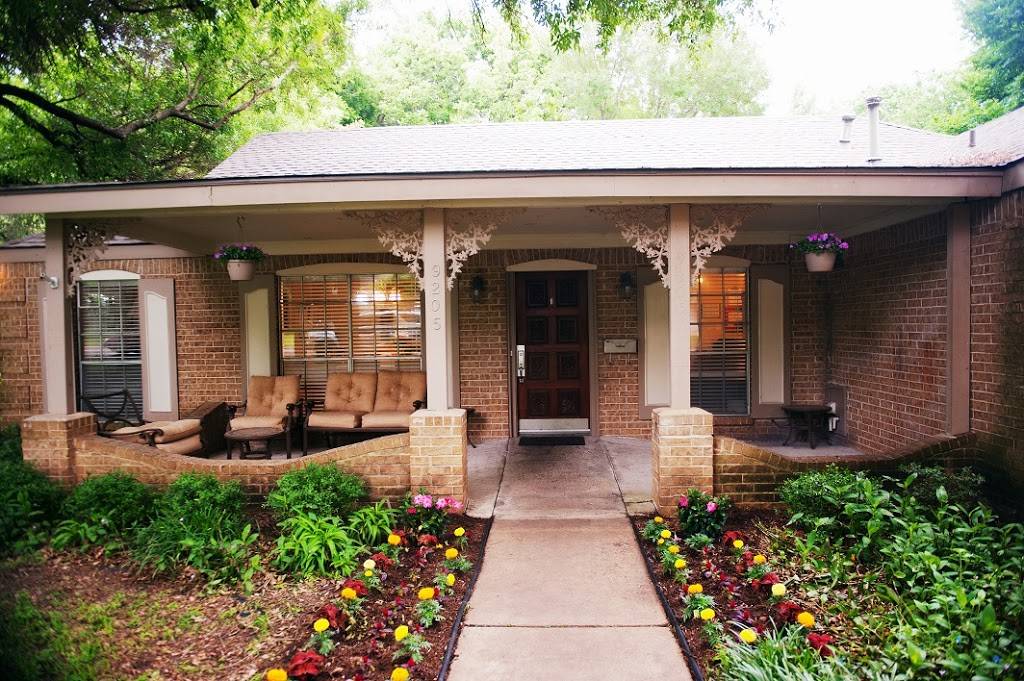 The Collinfield House | 9205 Collinfield Dr, Austin, TX 78758 | Phone: (512) 619-4366