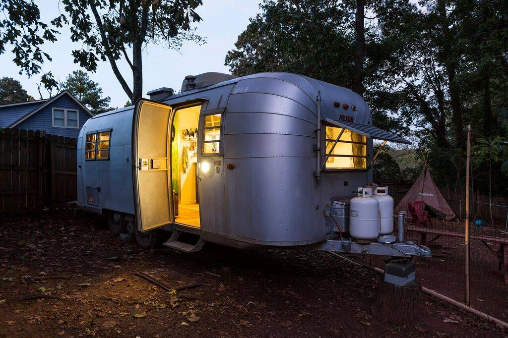 Atlanta Glamping Hostel | 2497 Hatfield Cir SE, Atlanta, GA 30316, USA | Phone: (470) 207-5268