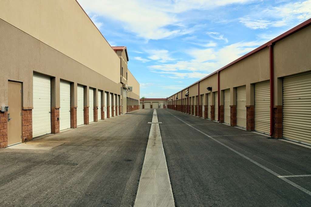 Life Storage | 2960 Bicentennial Pkwy, Henderson, NV 89044, USA | Phone: (725) 666-2674