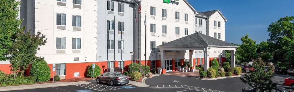 Holiday Inn Express Charlotte West - Gastonia | 1911 Broadcast St, Gastonia, NC 28052, USA | Phone: (704) 884-3300