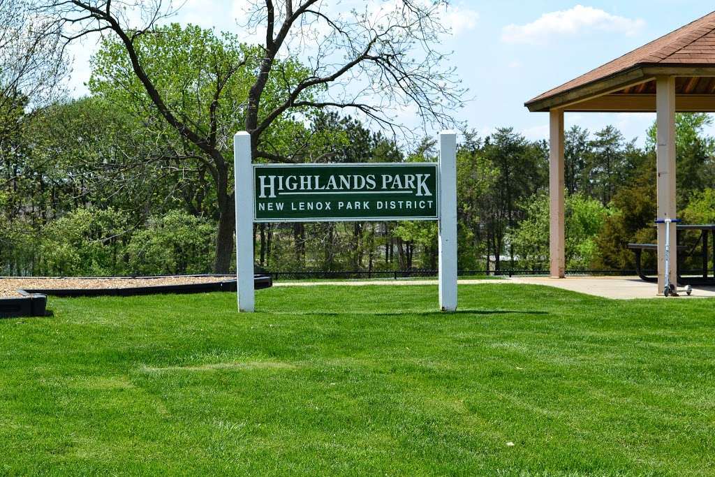 Highlands Park | 1011 Flagstaff Ln, New Lenox, IL 60451, USA | Phone: (815) 485-3584