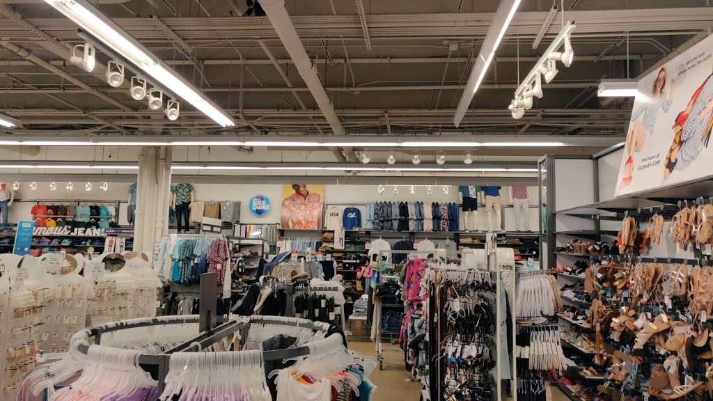 Old Navy | 112 Eisenhower Pkwy, Livingston, NJ 07039, USA | Phone: (973) 422-0751