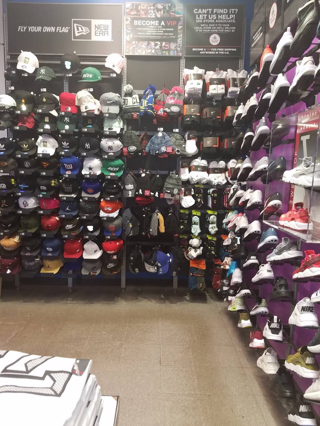 Foot Locker | 5819 Bergenline Ave, West New York, NJ 07093, USA | Phone: (201) 223-6494