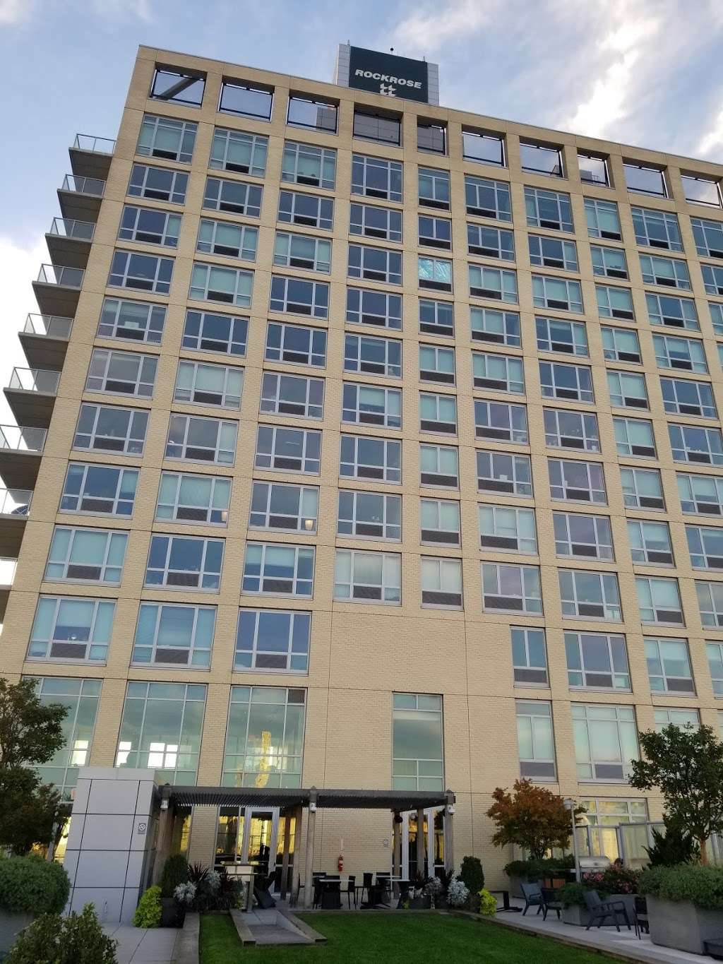 Linc LIC Apartments by Rockrose | Photo 2 of 10 | Address: 43-10 Crescent Street, Leasing Office Lobby Level, Long Island City, NY 11101, USA | Phone: (718) 440-3333