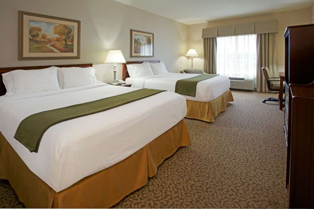 Holiday Inn Express & Suites Conroe I-45 North | 2240 Stoneside Rd, Conroe, TX 77303, USA | Phone: (936) 788-5200