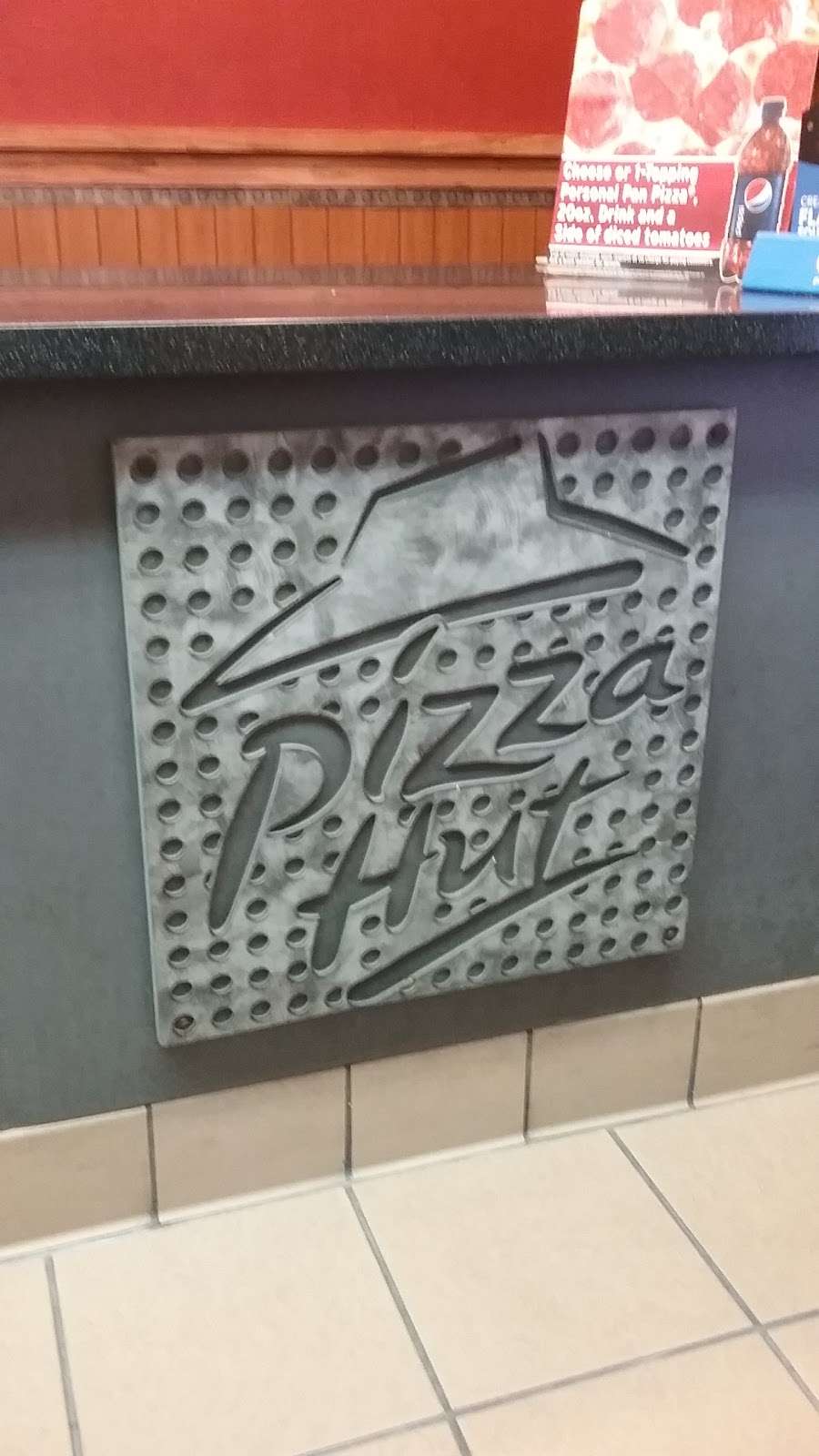 Pizza Hut | 13525 Telegraph Rd C, Whittier, CA 90605, USA | Phone: (562) 944-7700