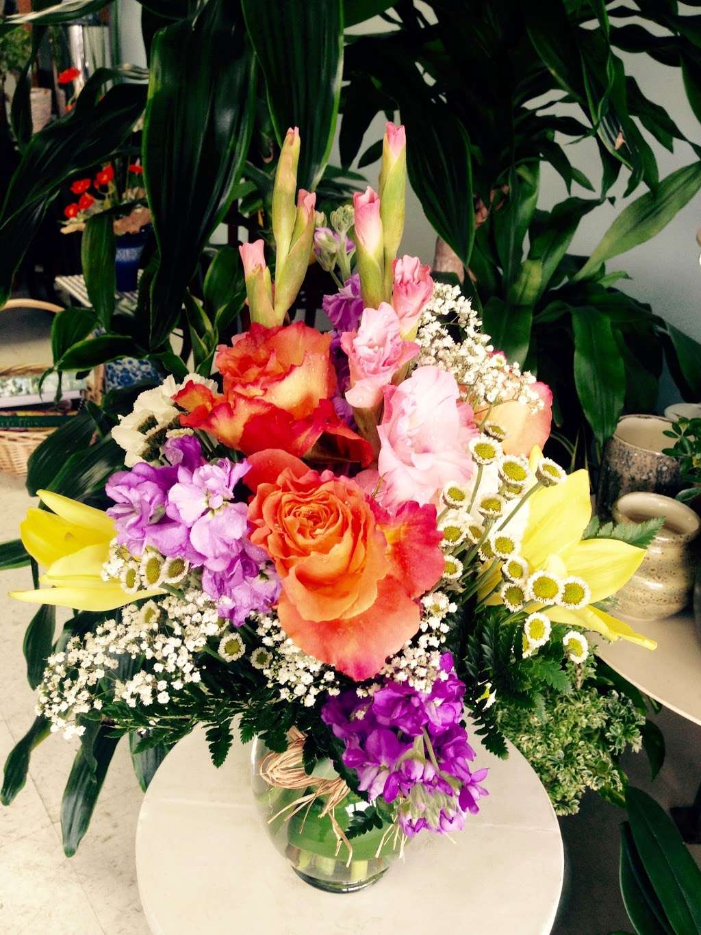 F J Florists | 8000 S Gessner Rd # 700, Houston, TX 77036, USA | Phone: (713) 778-0028