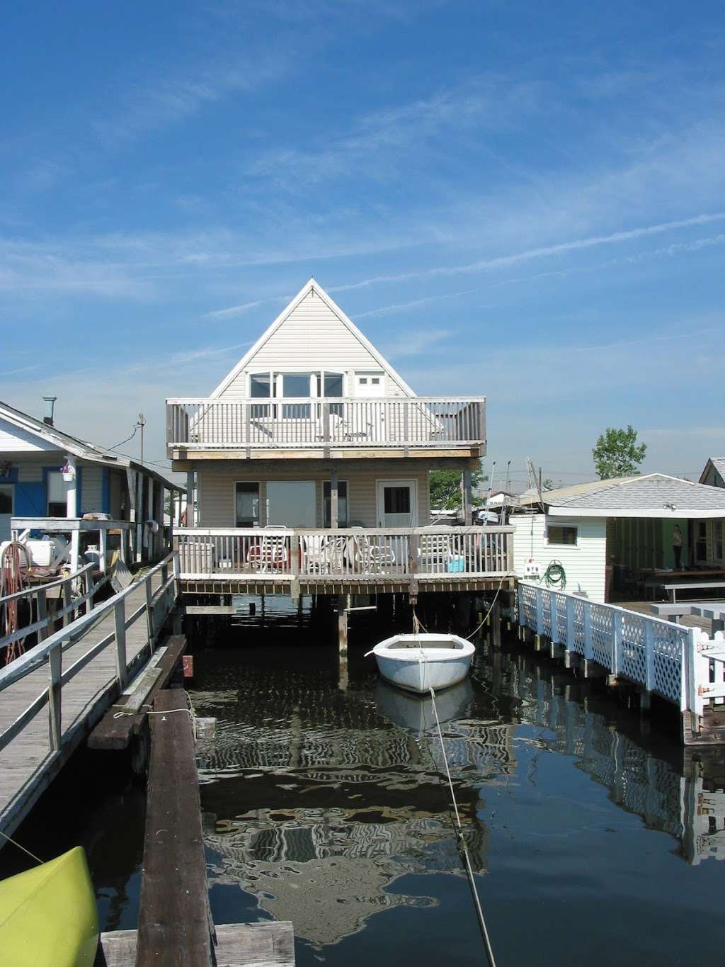 NYC Waterfront Home Vacation Rental | 10-08 Church Rd, Broad Channel, NY 11693, USA | Phone: (917) 346-9539