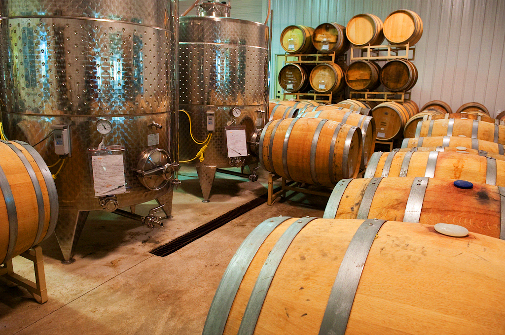 Whyte Horse Winery | 1510 S Airport Rd, Monticello, IN 47960, USA | Phone: (574) 583-2345