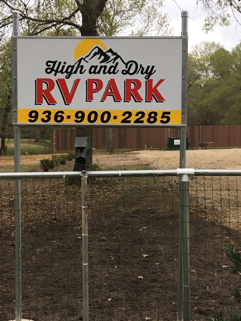 High and Dry RV Park | 226 Hall Dr S, Montgomery, TX 77316, USA | Phone: (936) 900-2285