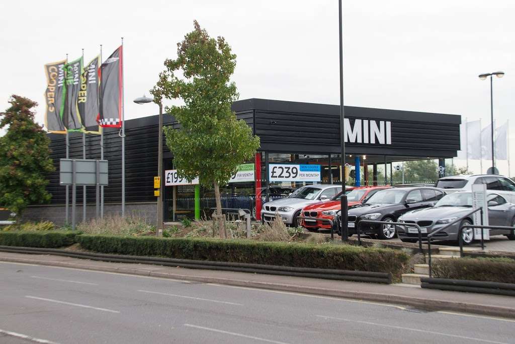 Sytner Chigwell MINI | Langston Rd, Loughton IG10 3UE, UK | Phone: 020 8418 7601