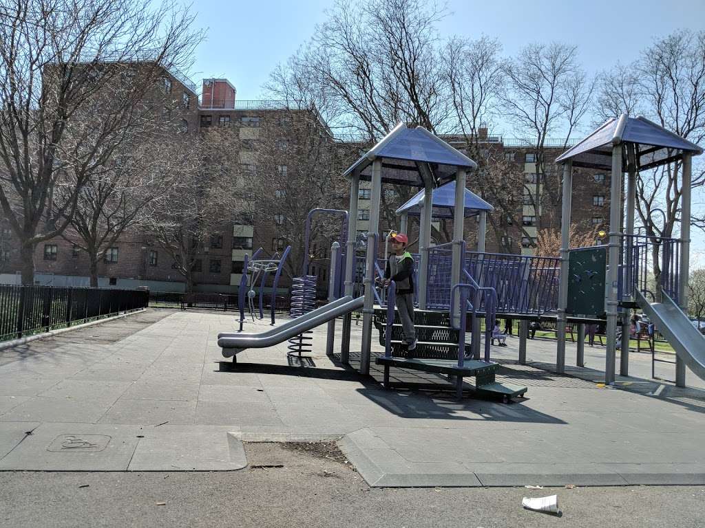 Randall Av/Commonwealth Av | The Bronx, NY 10473, USA