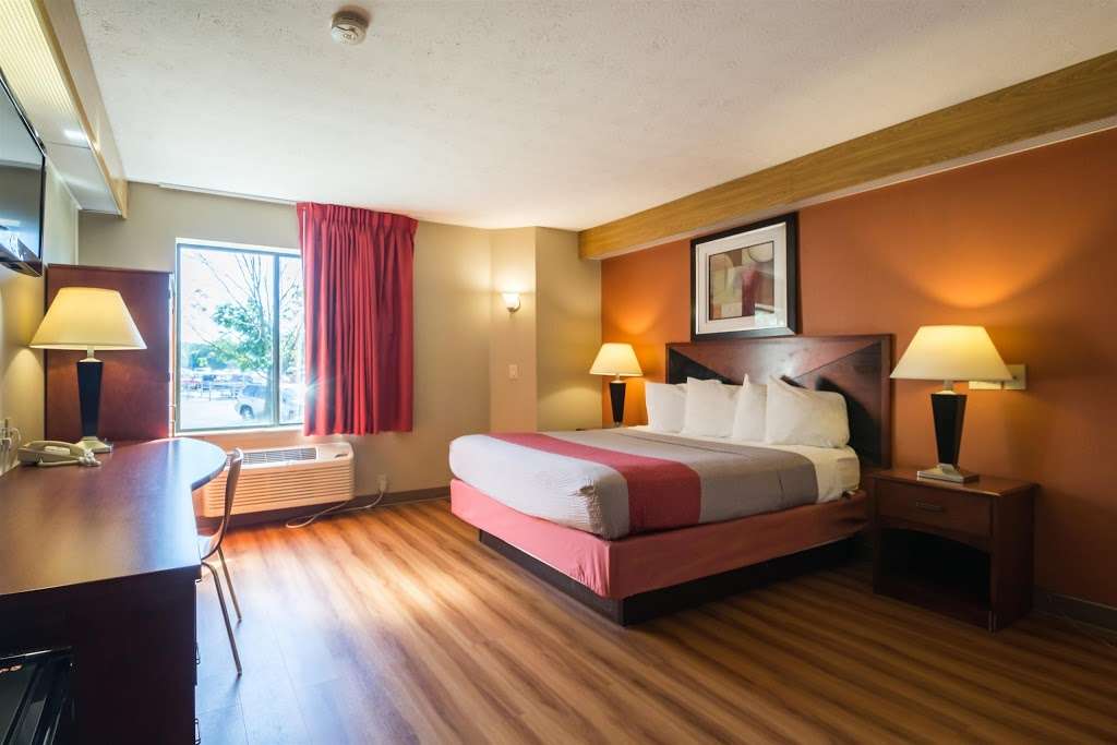 Motel 6 Indianapolis - Airport | 5845 Rockville Rd, Indianapolis, IN 46224, USA | Phone: (317) 247-4100