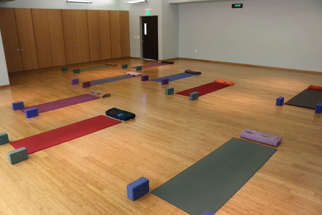 YogaWorks Valencia | 24305 Town Center Dr #120, Valencia, CA 91355, USA | Phone: (661) 799-2645