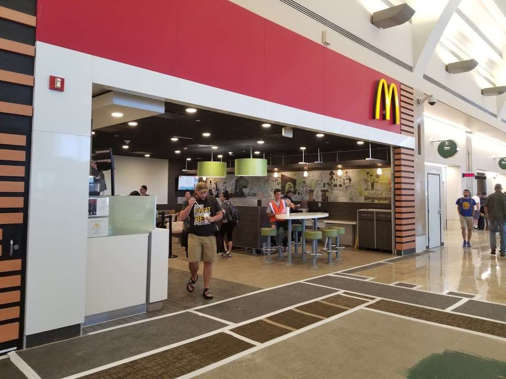 McDonalds | 18601 Airport Way Concourse B, Santa Ana, CA 92707, USA | Phone: (949) 252-6102