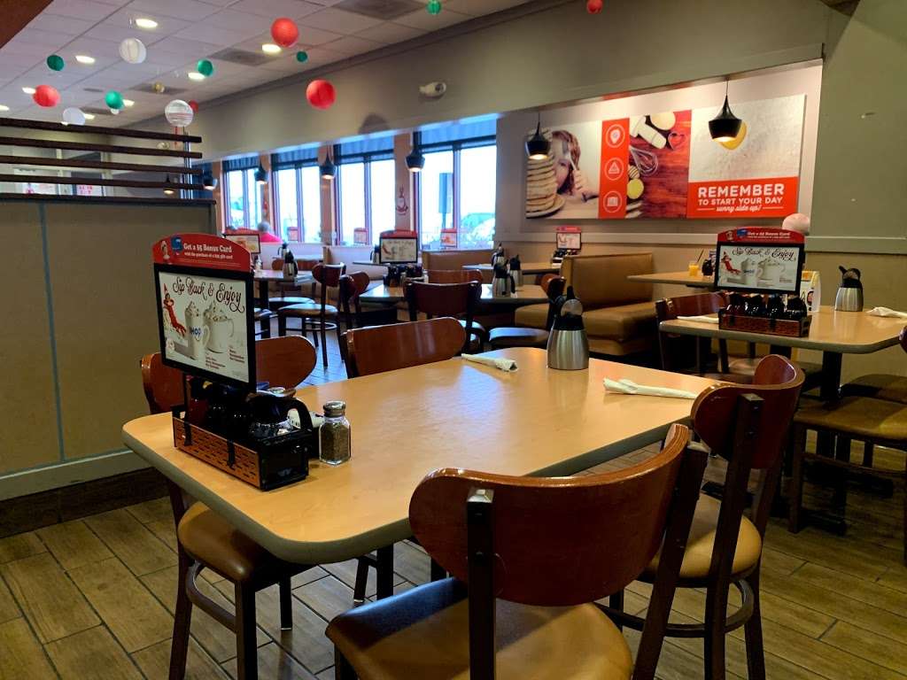 IHOP | 137 Wood Ridge Terrace, Zion Crossroads, VA 22942, USA | Phone: (540) 832-1823