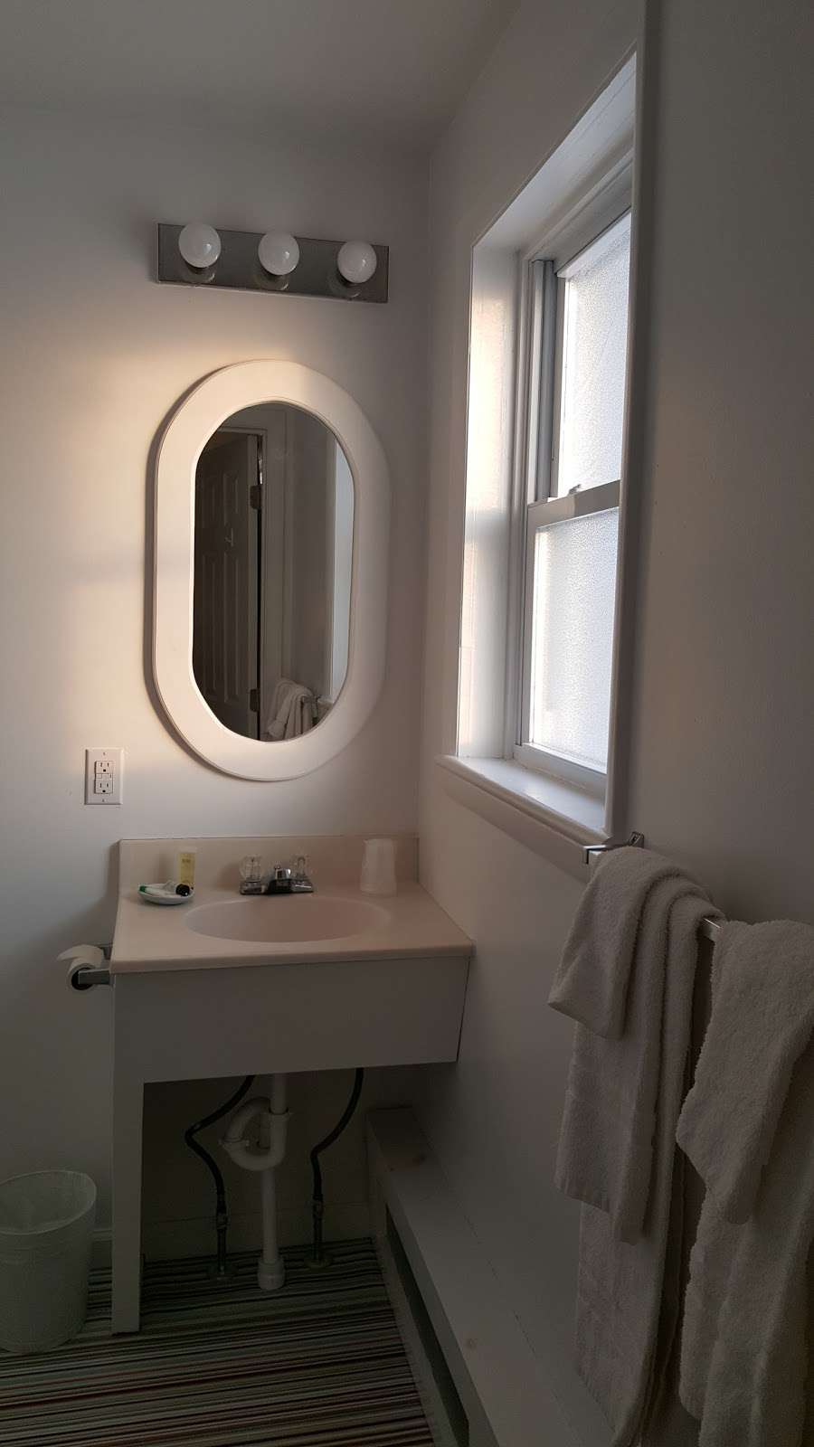 The Christiana Motel | 376 PA-41, Christiana, PA 17509, USA | Phone: (610) 593-5400