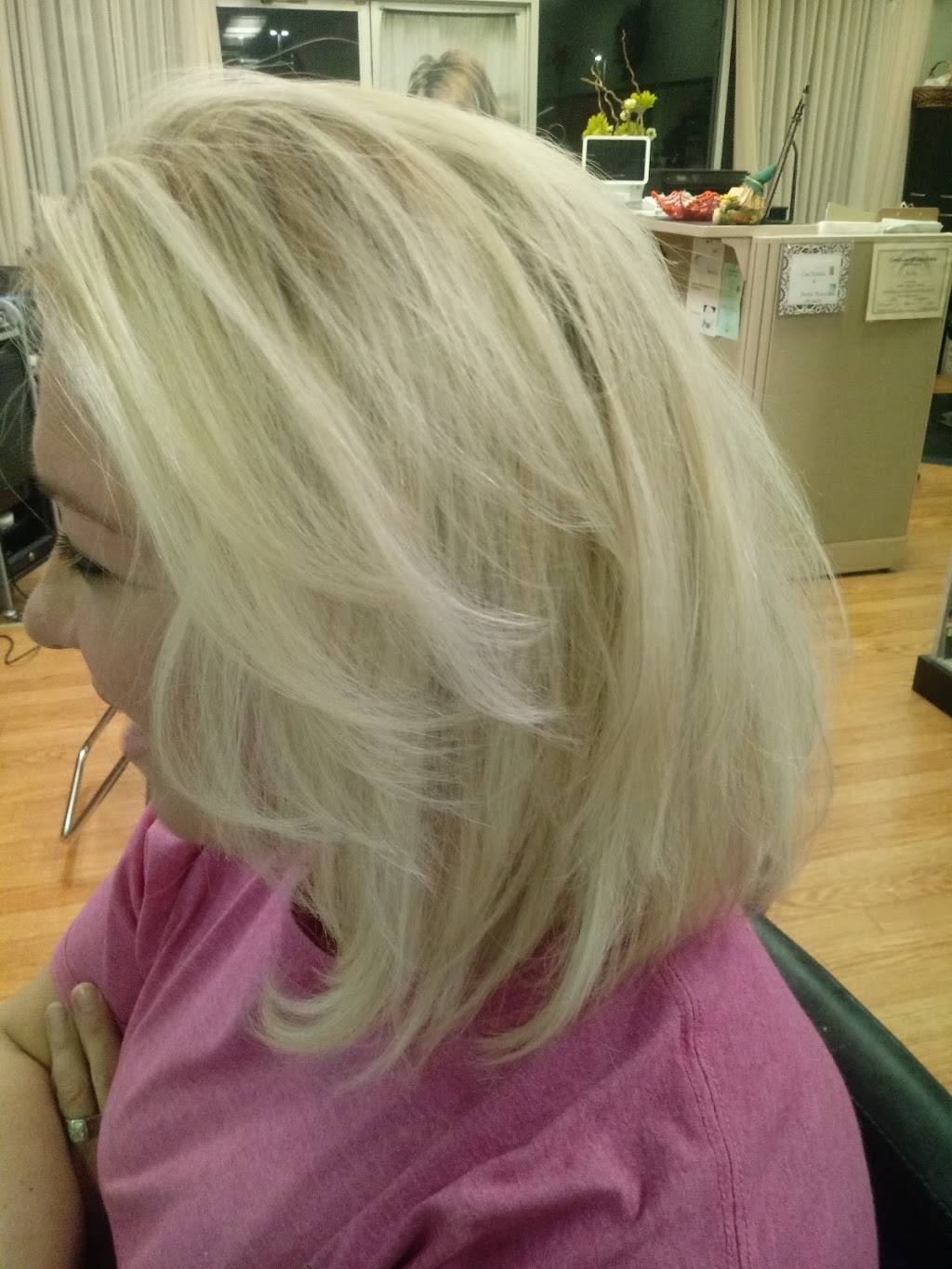 A Cut Above Hair Salon | 5561 Portsmouth Blvd, Portsmouth, VA 23701, USA | Phone: (757) 966-1615