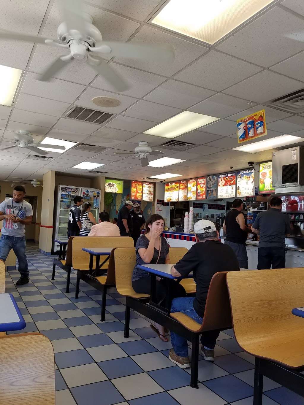 Dairy Queen Store | 2282 SE Military Dr, San Antonio, TX 78223 | Phone: (210) 532-3236