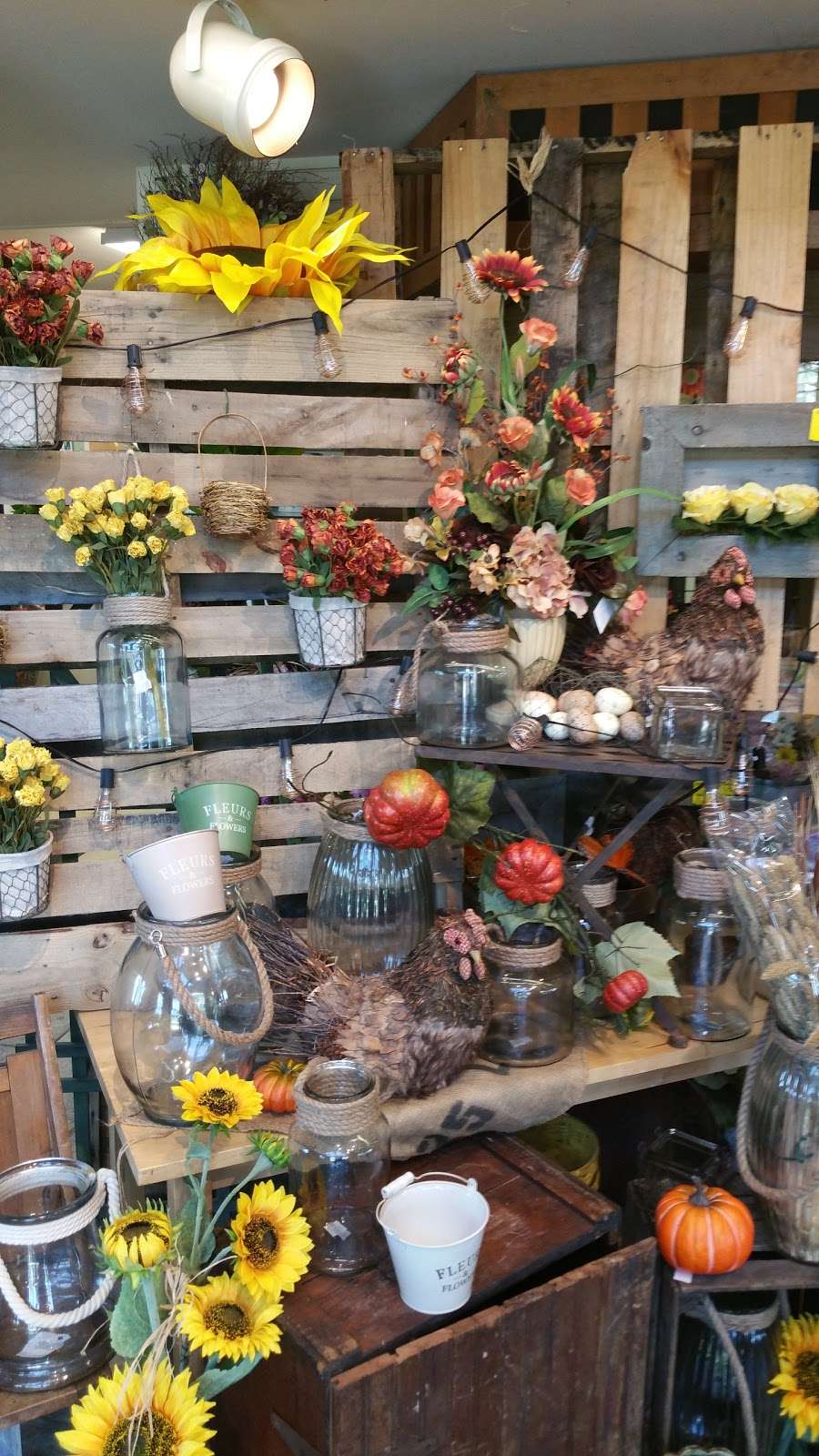 Royers Flowers & Gifts | 366 E Penn Ave, Wernersville, PA 19565, USA | Phone: (610) 678-7370