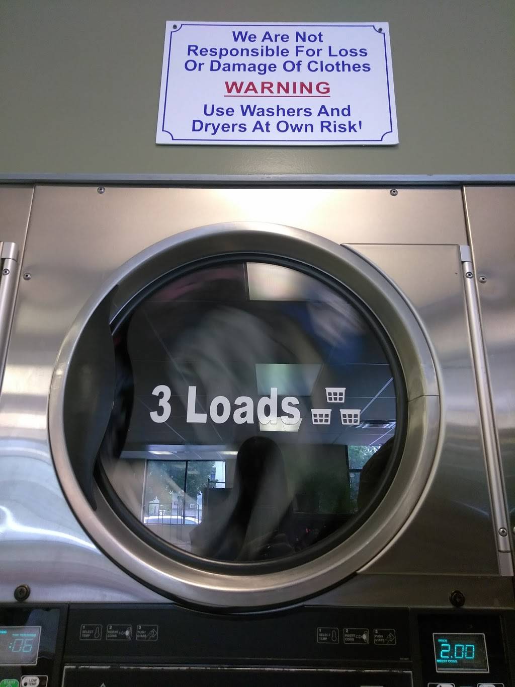 Giant Wash Coin Laundry | 2325 Lyndale Ave S, Minneapolis, MN 55405, USA | Phone: (612) 834-5436