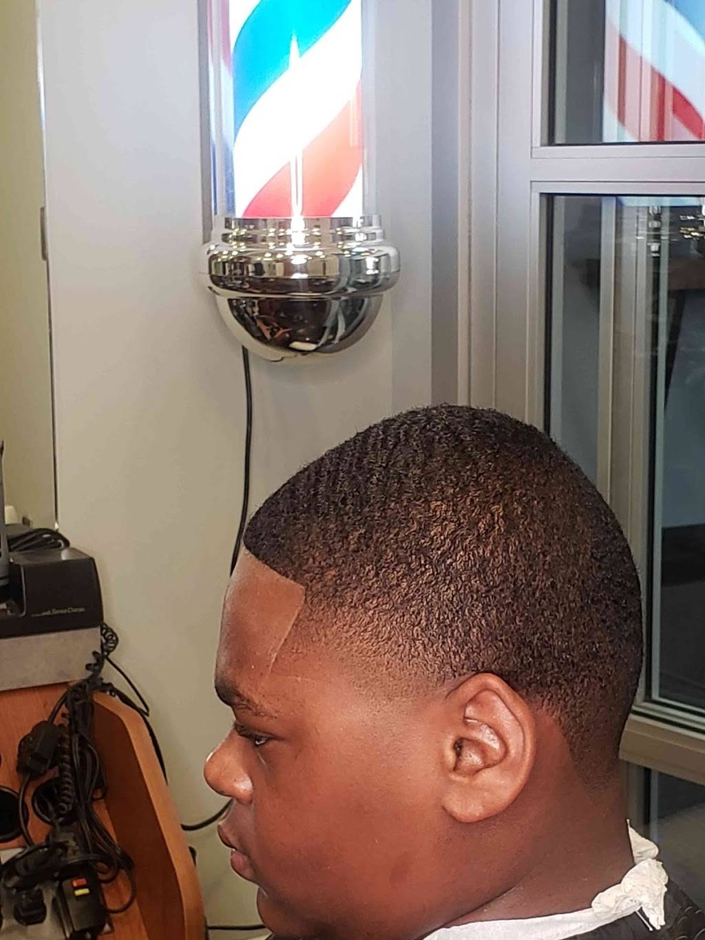 Mos Barbershop | inside Sola Salon 1901, NW Cary Pkwy Suite 105, Morrisville, NC 27560, USA | Phone: (919) 268-0403