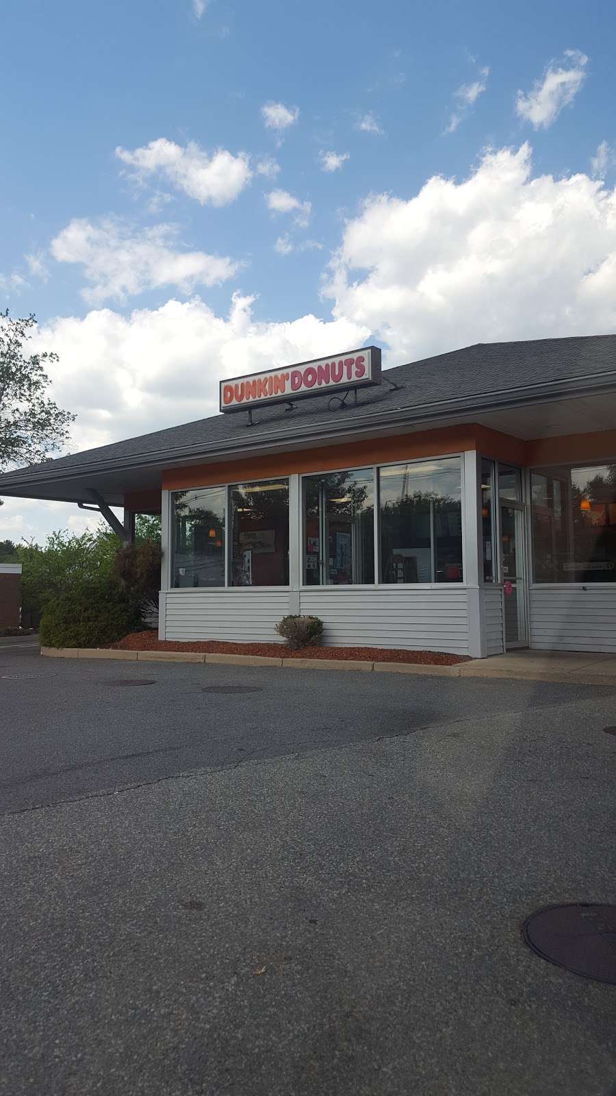 Dunkin | 1120 Main St, Hanson, MA 02341, USA | Phone: (781) 293-0532