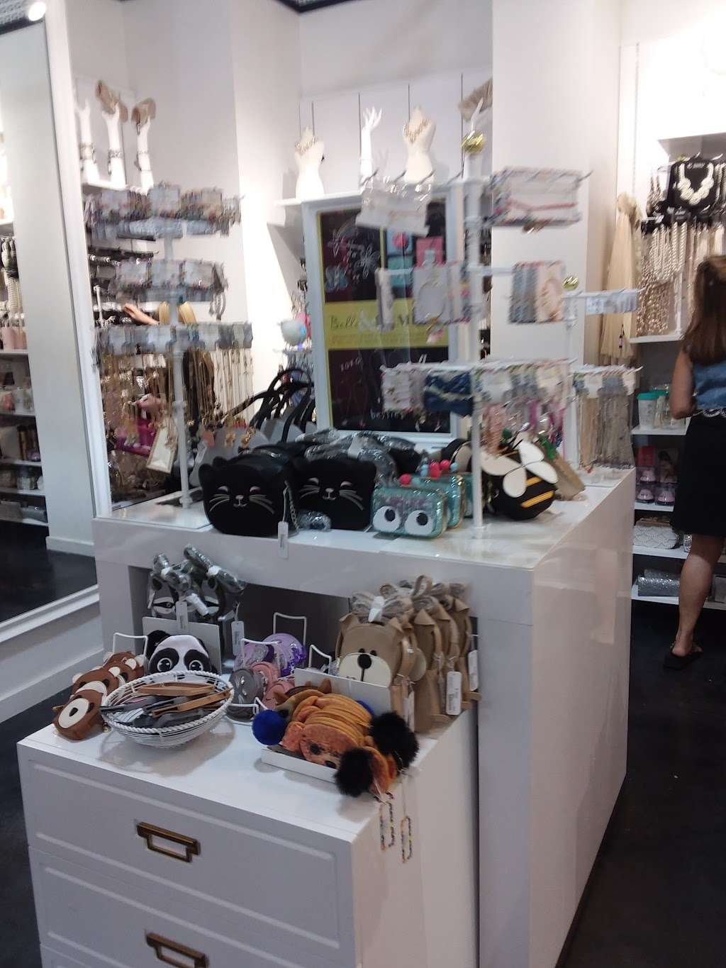 Charming Charlie | 700 Baybrook Mall, Friendswood, TX 77546, USA | Phone: (281) 480-4288