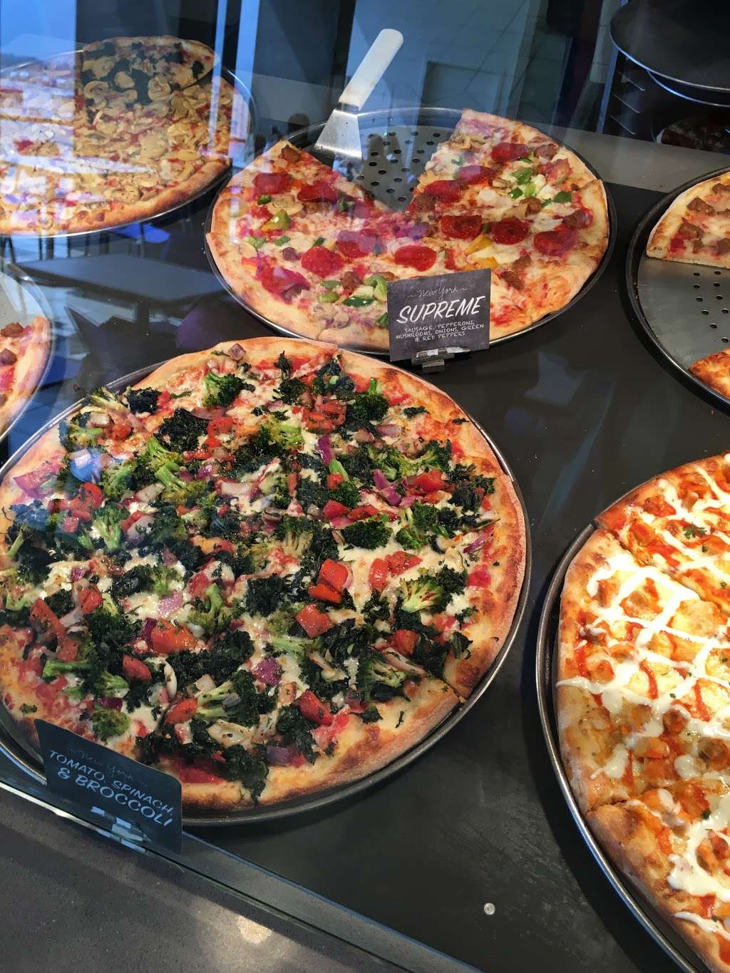 Sbarro | 8000 Essington Ave, Philadelphia, PA 19153, USA | Phone: (267) 987-8051