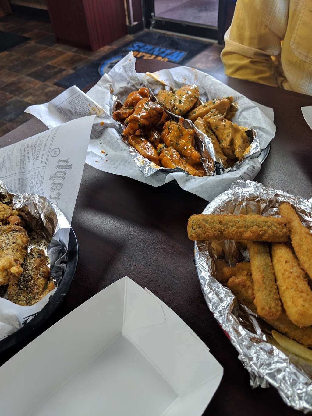 Outlaw Wings | 12920 Lowell Blvd Unit i, Broomfield, CO 80020, USA | Phone: (720) 667-2551