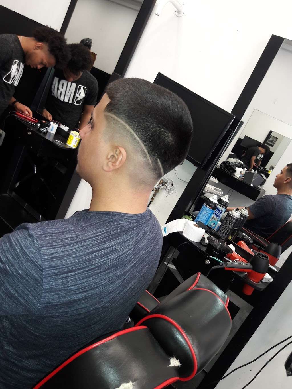 Hollywood Cuts | 1817 Astoria Blvd, Long Island City, NY 11102, USA | Phone: (347) 646-4649