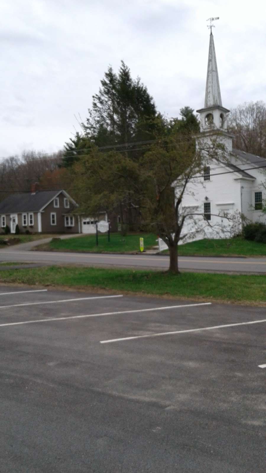 First Congregational Church of Kingston | 5 Amesbury Rd, Newton, NH 03858, USA | Phone: (603) 642-7256
