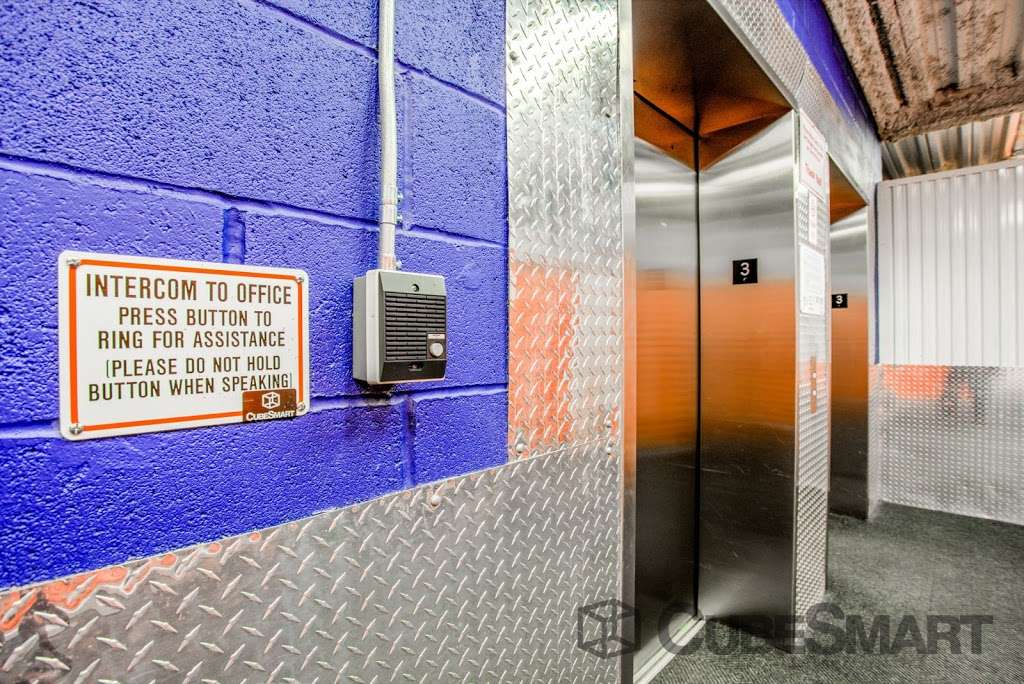 CubeSmart Self Storage in 17936 Jamaica Ave, Jamaica, NY 11432, USA