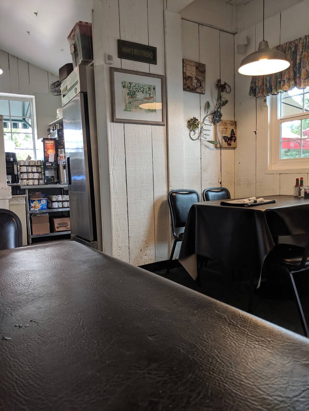 Park Bench Cafe | 17732 Goldenwest St, Huntington Beach, CA 92647, USA | Phone: (714) 842-0775