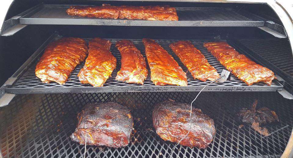 Smokin Es BBQ | 2401 Central Ave, Lake Station, IN 46405, USA | Phone: (219) 654-4141