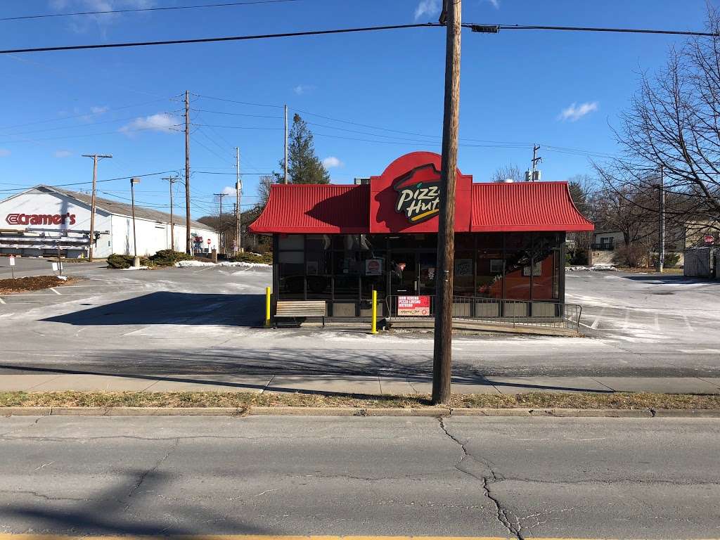 Pizza Hut | 256 N Courtland St, East Stroudsburg, PA 18301, USA | Phone: (570) 420-8000