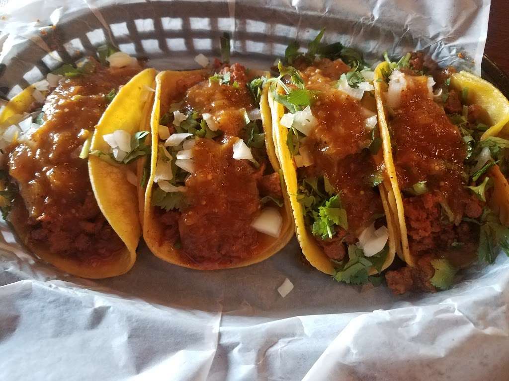 Tacos N Miches | 11125 1st Ave, Whittier, CA 90603, USA | Phone: (562) 902-1000