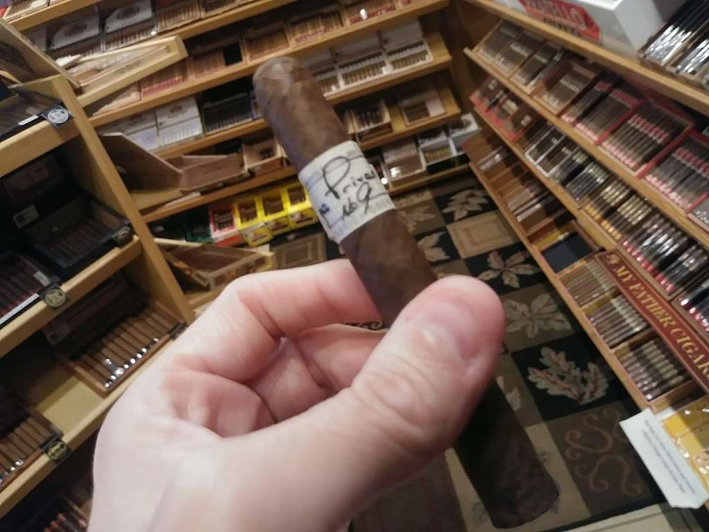 Club Humidor | 22806 US-281, San Antonio, TX 78258 | Phone: (210) 404-0707