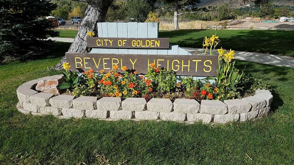 Beverly Heights Park | 2151 Lookout Mountain Rd, Golden, CO 80401, USA | Phone: (303) 384-8000