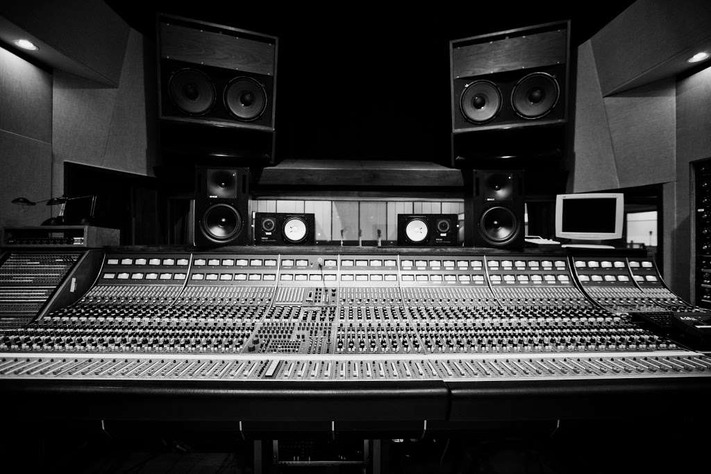 United Recording | 6050 Sunset Blvd, Los Angeles, CA 90028, USA | Phone: (323) 467-9375