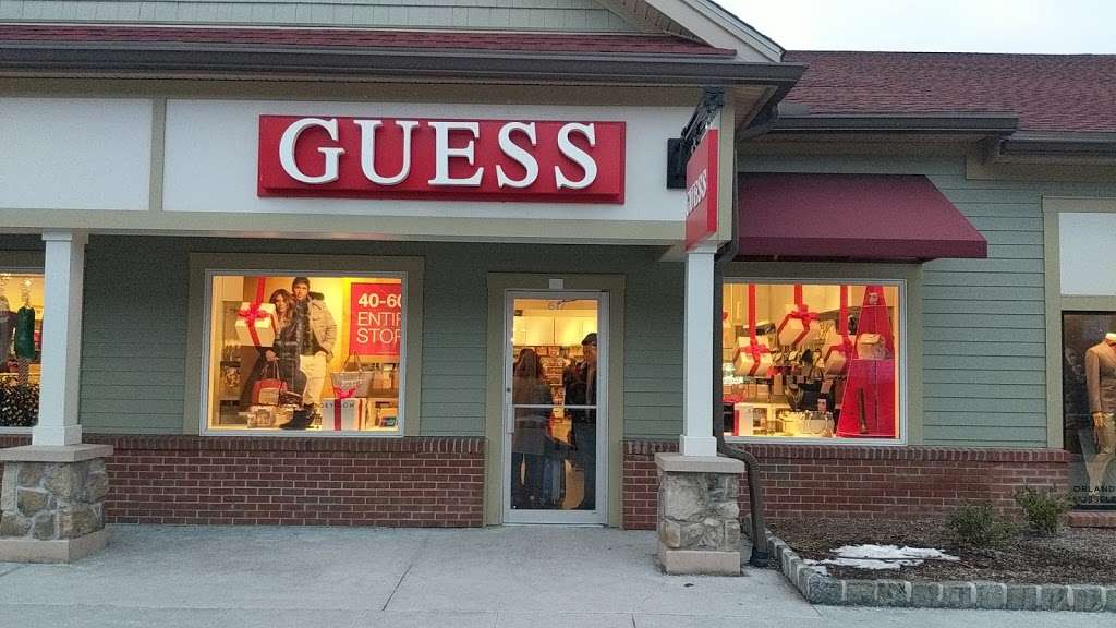 GUESS Factory Accessories | 617 Bluebird Ct Space 617, Central Valley, NY 10917, USA | Phone: (845) 928-3930