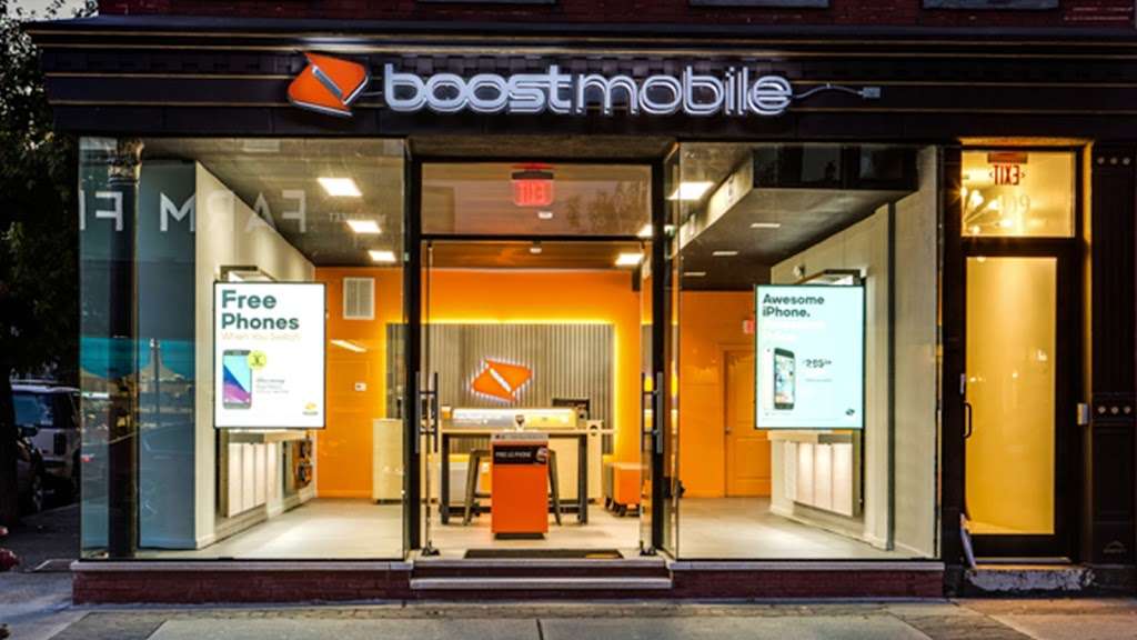 Boost Mobile | Photo 1 of 5 | Address: 2096 White Plains Rd, The Bronx, NY 10462, USA | Phone: (718) 684-4464